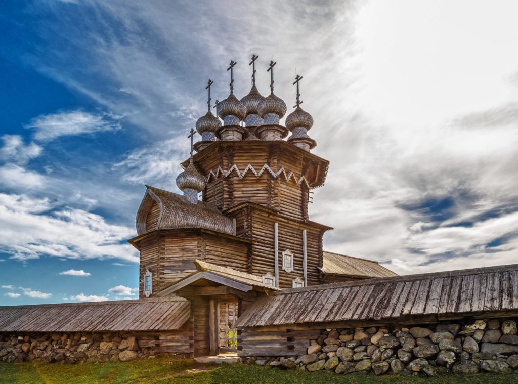 Праздник Покров Пресвятой Богородицы - история и традиции